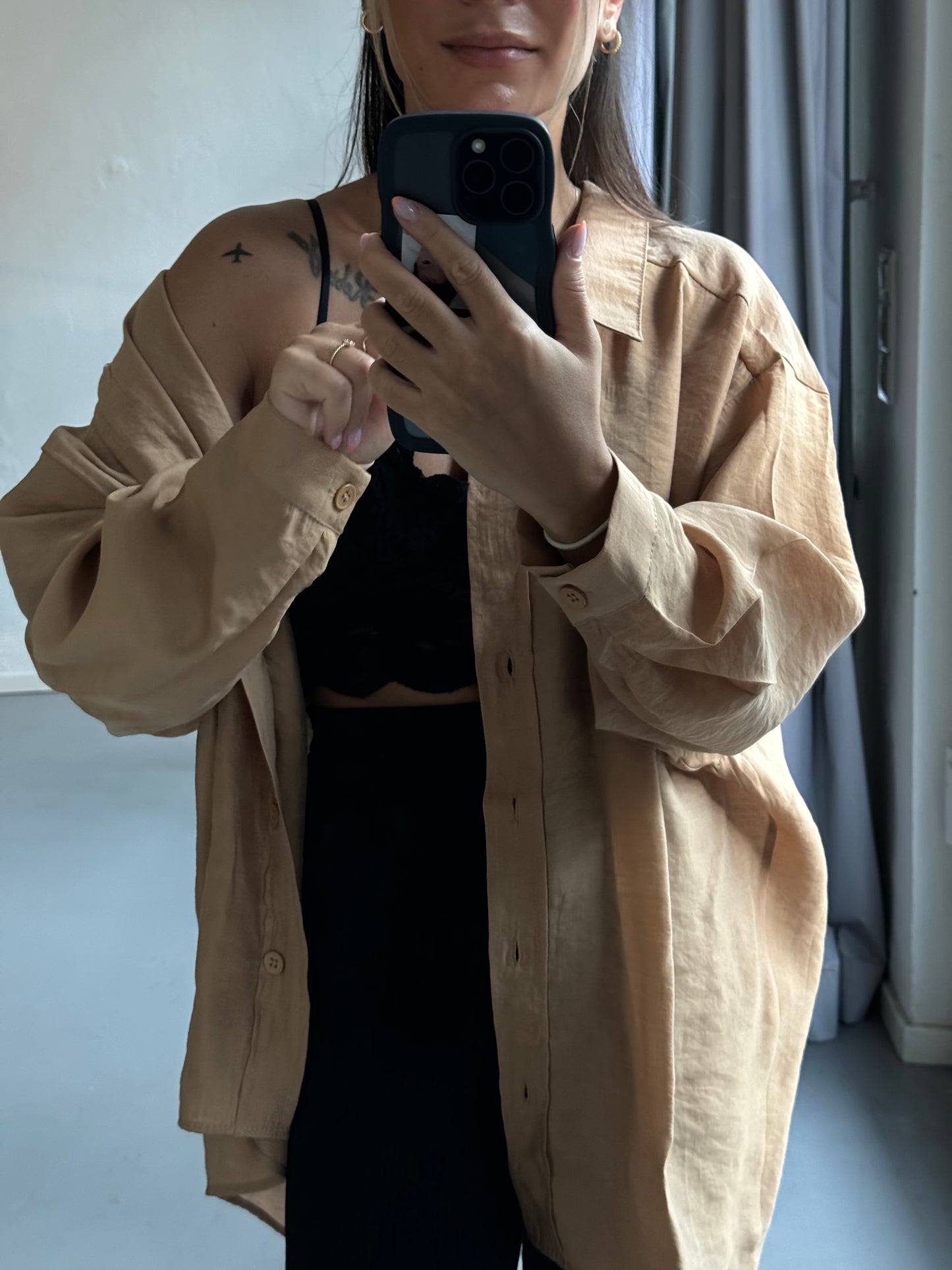 Rustikale soft-tan Oversized Hemdbluse im Relaxed-Stil